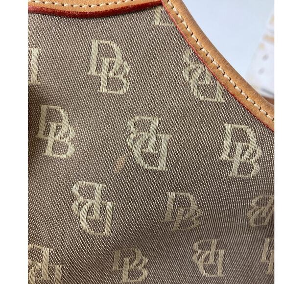 DOONEY & BOURKE LARGE SIGNATURE SHOULDER BAG WITH LATCH (ASIS) - Picture 13 of 16